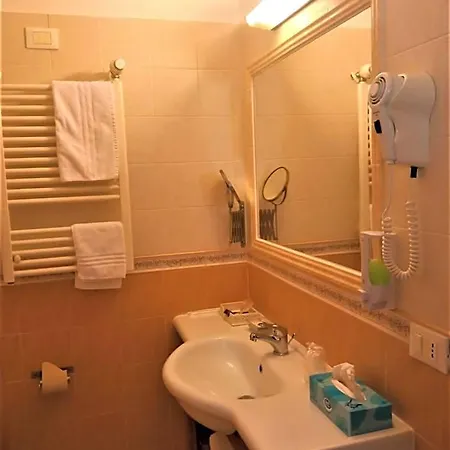Casale Certosa 3*