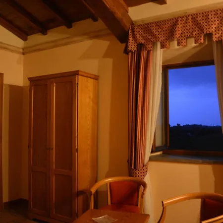 Hotell Casale Certosa 3*