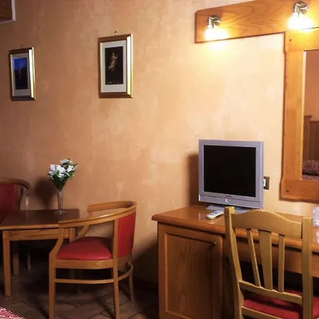 Casale Certosa 3* Pavona